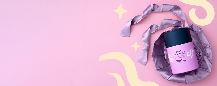 Kompozycja - Twisty pink silk sleeping cap for curly and wavy hair