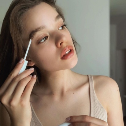 Kompozycja - Orphica Brow strengthening eyebrow conditioner with nettle and ginseng extract