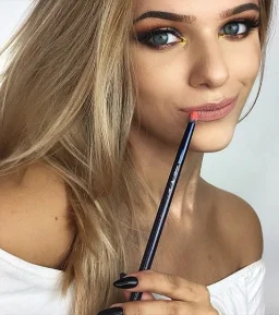 https://static.nutridome.pl/img/inst/370instagram256x289_1597840948.webp